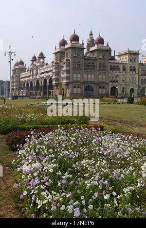 La sede reale dei maharaja di Mysore Mysore Palace, India Foto Stock