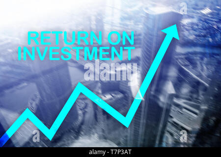 ROI - ritorno degli investimenti. La borsa e la crescita finanziaria concetto sul business sfocata sullo sfondo al centro Foto Stock