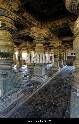 Il vecchio tempio indù Nagareshvara del dio Shiva a Bankapura Foto Stock