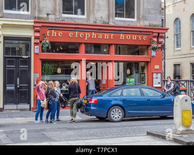 Edimburgo, Scozia, 26 Giugno 2016: la casa di elefante nel Cowgate, reso famoso da JK Rowling di Harry Potter fama. Foto Stock