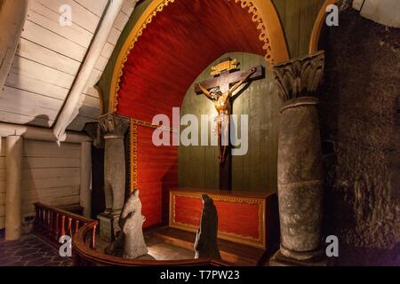 Polonia, Wieliczka, nei pressi di Cracovia, miniera di sale, la Cappella della Croce in legno verniciato Foto Stock