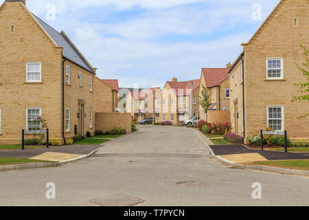 Morris costruire case, Alconbury Weald principali alloggiamento nuovo sviluppo, nei pressi di Huntingdon, Cambridgeshire, Inghilterra, Regno Unito, GB Foto Stock