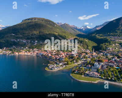 Il lago di Como, vista panoramica del villaggio di Domaso Foto Stock