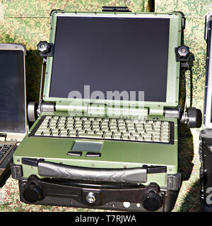 Laptop protetti per militari e per scopi industriali Foto Stock