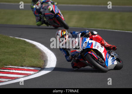 2018 TT vincitore Peter Hickman in sella ad Oulton Park nel 2019 British Superbike Foto Stock