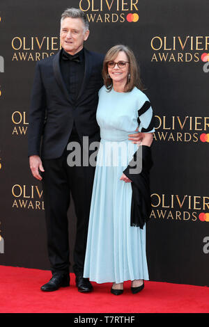 L'Olivier Awards 2019 tenutosi presso la Royal Albert Hall - Arrivi con: Bill Pullman, Sally Field dove: Londra, Regno Unito quando: 07 Apr 2019 Credit: Mario Mitsis/WENN.com Foto Stock