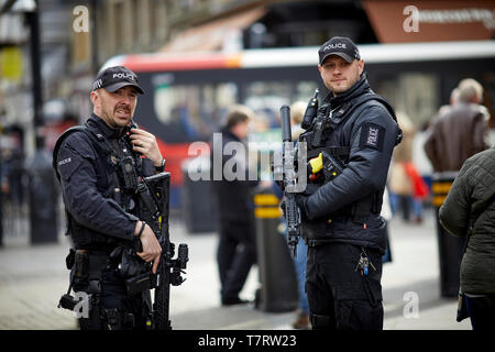 Newcastle upon Tyne, polizia armata sul centro della città Foto Stock