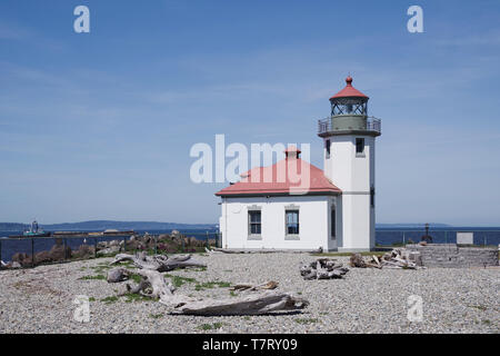 Alki Point Lighthouse a sud di Alki Beach - Seattle, nello Stato di Washington, USA