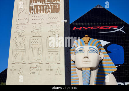 Las Vegas, Paradiso, Nevada USA, piramide di Luxor e di Sphinx Foto Stock