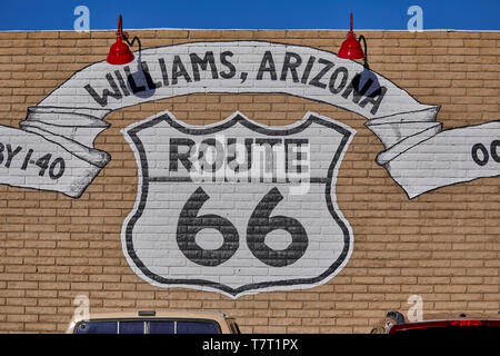 La storica Route 66 in Williams, Arizona. route 66 murale Foto Stock