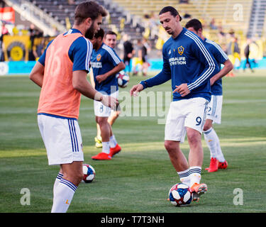 8 maggio 2019: Los Angeles Galaxy avanti Zlatan Ibrahimovic (9) durante il wrm ups prima di affrontare il Columbus Crew SC nel loro gioco in Columbus, Ohio, Stati Uniti d'America Foto Stock