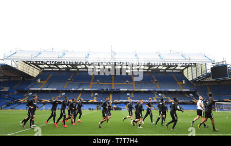 Londra, Regno Unito. 08 Maggio, 2019. Calcio: Europa League, prima le semifinali, ritorno partita FC Chelsea - Eintracht Francoforte allo Stamford Bridge. Formazione finale Eintracht Francoforte. I giocatori in azione. Credito: Arne Dedert/dpa/Alamy Live News Foto Stock