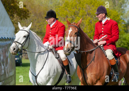 Badminton, Gloucestershire, Regno Unito, 4 maggio 2019, membri del Beaufort Hunt nel corso Cross Country giorno del 2019 Mitsubishi Motors Badminton Horse Trials, Credito:Jonathan Clarke/Alamy Stock Photo Foto Stock