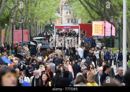 Venezia, Italia. 08 Maggio, 2019. Prima dell'apertura della Biennale d'Arte di Venezia, i visitatori possono essere visto nella fase di pre-apertura 2019 ai Giardini. L'esposizione internazionale d'arte inizia il 11.05.2019 e termina il 24.11.2019. Credito: dpa picture alliance/Alamy Live News Foto Stock