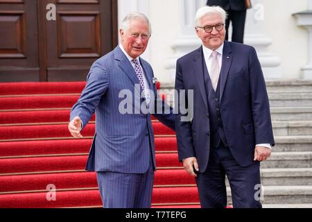 Berlino, Germania. 07 Maggio, 2019. 07.05.2019, Berlino, Charles Philip Arthur George, il Principe del Galles (il Principe di Galles) e del Duca di Cornovaglia (Duca di Cornovaglia), il Principe Carlo per brevi al Bellevue Palace. Il principe Carlo è erede al trono del Regno Unito. Egli è il figlio maggiore della regina Elisabetta II e del principe Filippo. Arrivo del royal visita con la ricezione da parte del Presidente Federale Frank-Walter Steinmeier. | Utilizzo di credito in tutto il mondo: dpa/Alamy Live News Foto Stock