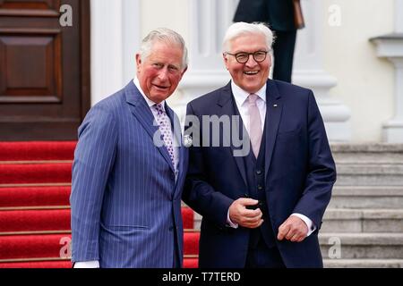 Berlino, Germania. 07 Maggio, 2019. 07.05.2019, Berlino, Charles Philip Arthur George, il Principe del Galles (il Principe di Galles) e del Duca di Cornovaglia (Duca di Cornovaglia), il Principe Carlo per brevi al Bellevue Palace. Il principe Carlo è erede al trono del Regno Unito. Egli è il figlio maggiore della regina Elisabetta II e del principe Filippo. Arrivo del royal visita con la ricezione da parte del Presidente Federale Frank-Walter Steinmeier. | Utilizzo di credito in tutto il mondo: dpa/Alamy Live News Foto Stock