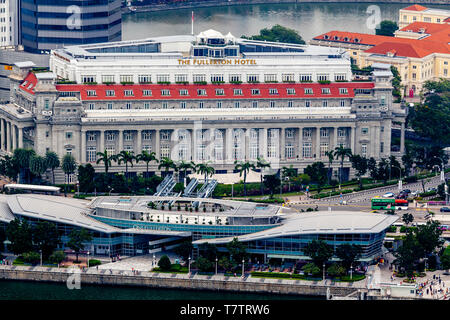 Una veduta aerea del Fullerton Hotel & uno Fullerton, Singapore, Sud-est asiatico Foto Stock