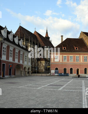 Brasov, Romania - Agosto 2017: Brasov Piazza del Consiglio (Centrul Vechi). Brasov centro citta'. Transilvania, Romania. Foto Stock