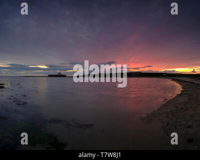 Porth Cwyfan, Regno Unito - 3 Maggio 2019: "La Chiesa in mare' (eglwys bach y mor) al Port Cwyfan. Foto Stock