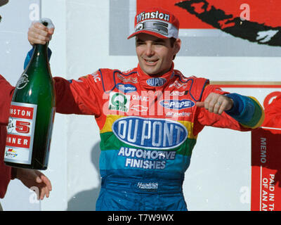 Jeff Gordon celebra il vincitore 1998 NASCAR Daytona 500 al Daytona International Speedway Foto Stock