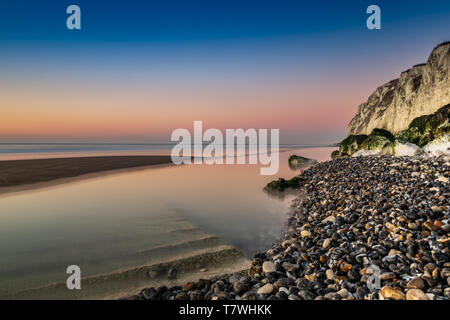 Tramonto sulla spiaggia di Escalles, Francia Foto Stock