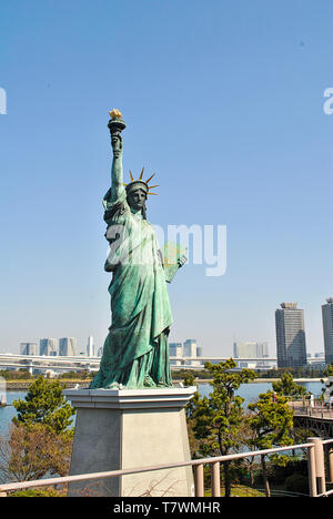 Replica la Statua della Libertà in Odaiba. Tokyo. Il Giappone. Foto Stock