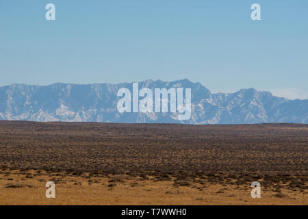 Deserto dei Gobi e picchi, Helan montagne, western Inner Mongolia, Cina. Foto Stock