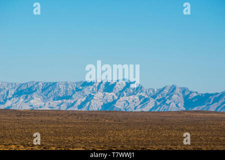 Deserto dei Gobi e picchi, Helan montagne, western Inner Mongolia, Cina. Foto Stock