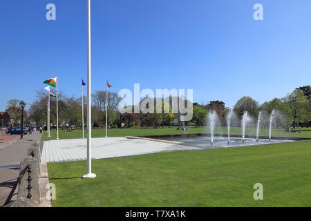 Giornata di sole a Gorsedd Gardens, Cardiff Foto Stock