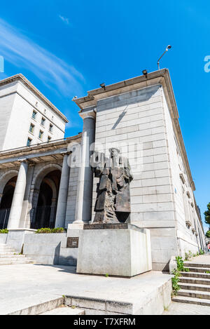 Madrid, Spagna - 1 Maggio 2019: Nuevos Ministerios è un complesso di governo nel centro di Madrid. Il progetto originale fu progettato da architetto Secundino Zu Foto Stock