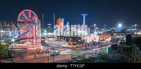 Coney island lunga esposizione fotografia durante l'estate Foto Stock