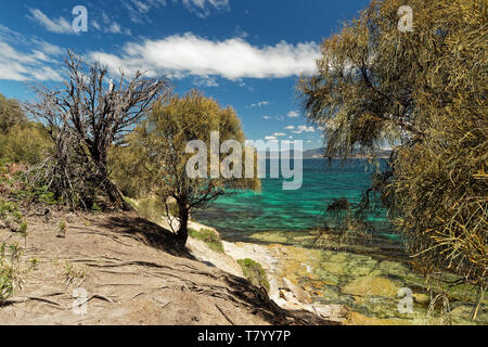 Uno splendido scenario chiamato scogliere dipinte su Maria isola nei pressi di Tasmania, Prenotazione nazionale, Australia. Foto Stock