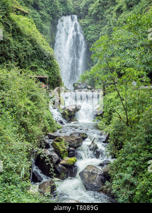 Cascata di Peguche, vicino Otavalo, Ecuador, Sud America Foto Stock