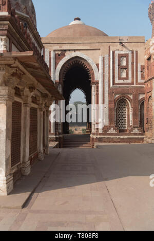 Qutub Minar, Sito Patrimonio Mondiale dell'UNESCO, Nuova Delhi, India, Asia Foto Stock