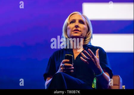 Amsterdam, Olanda Settentrionale, Paesi Bassi. Il 9 maggio, 2019. Emma Harman è visto parlare durante la conferenza TNW.La XIV edizione della conferenza TNW è stato inaugurato ad Amsterdam lo NDSM, un hub creativo per gli artisti e gli imprenditori. Sir John Hegarty è il fondatore della International agenzia di pubblicità Bartle Bogle Hegarty (BBH), che ha vinto ogni premio pubblicità possibile ed è stata all'avanguardia del settore fin dalla sua concezione nel 1982. John è stato responsabile di innumerevoli messaggi pubblicitari che ha catturato il mondo per aziende come Levi's e Audi. Con lui è stato anche Emma Harman, Foto Stock