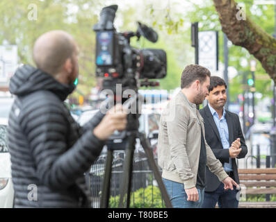 Brentwood Essex 9 maggio 2019 riprese di l'ultimo episodio del solo modo è Essex TOWIE in Brentwood High Street Credit Ian Davidson/Alamy Live News Foto Stock