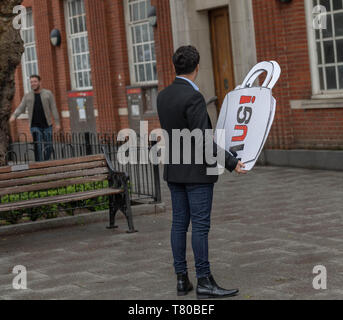 Brentwood Essex 9 maggio 2019 riprese di l'ultimo episodio del solo modo è Essex TOWIE in Brentwood High Street Credit Ian Davidson/Alamy Live News Foto Stock