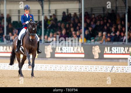 Windsor, Berkshire, Regno Unito. 09 Maggio, 2019. Vincitore. Charlotte Dujardin in sella Erlentanz. GBR. L'Al Shira"aa Grand Prix. CDI4*. Dressage. Royal Windsor Horse Show. Windsor. Berkshire. Regno Unito. GBR. 09/05/2019. Credito: Sport In immagini/Alamy Live News Foto Stock