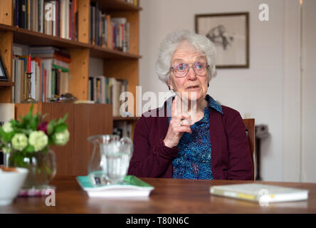 Berlino, Germania. 09 Maggio, 2019. Magno Nussbaum, un amico delle sorelle Margot e la casa di Anna Frank, colloqui durante un dpa intervista circa il libro "Anne Frank - Liebe Kitty'. 'Dear Kitty' è il destinatario immaginario di molte lettere diario di Anne Frank. (Per "Amore Kitty' - Anne Frank del romanzo è riscoperto) Credito: Soeren Stache/dpa/Alamy Live News Foto Stock