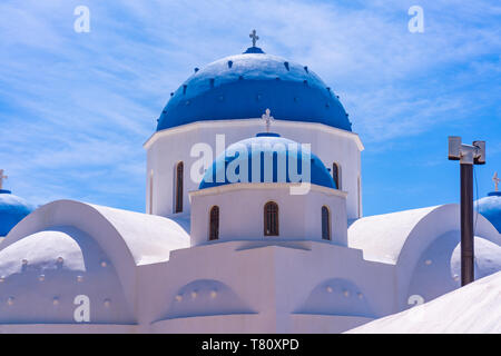 Chiesa di Santa Croce a Perissa sull isola di Santorini, Grecia Foto Stock