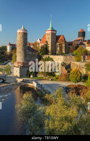 Il vecchio acquedotto (alte Wasserkunst) e la chiesa di San Michele, Bautzen, Alta Lusazia sassone, Germania, Europa Foto Stock