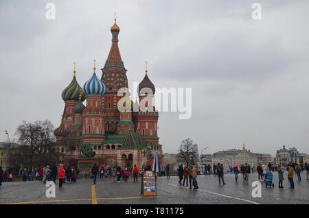 Moskau, Hauptstadt der russischen Föderation: Roter Platz und Basilio Kathedrale Foto Stock