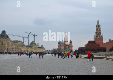 Moskau, Hauptstadt der russischen Föderation: Am Kreml, mit Rotem Platz und Kaufhaus GUM Foto Stock