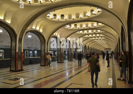 Moskau, Hauptstadt der russischen Föderation: die Stazione Metropolitana Mayakovskaya Foto Stock