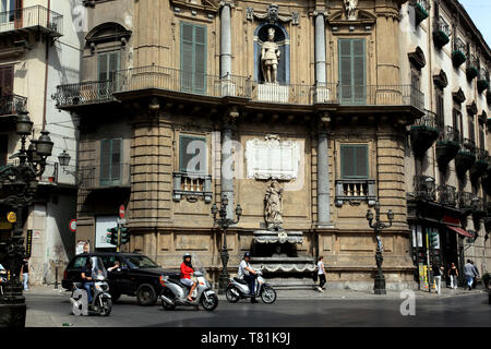 Parte di Quattro Canti nel centro storico di Palermo Sicilia Foto Stock