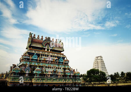 Ingresso gateway o Gopuram nel Ranganathaswamy tempio dedicato Shiva gog a Trichy in Tamil Nadu, India Foto Stock