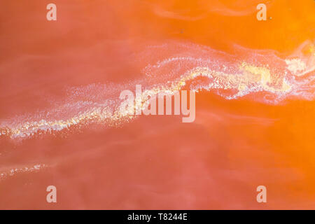 Antenna astratta di sfondo rosso acqua mineraria dal rame expoitation da fuco Foto Stock