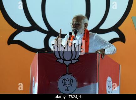 Di Allahabad, India. 09 Maggio, 2019. Di Allahabad: Prime mininster narendra Modi affrontando una campagna elettorale rally in anticipo di fase 6 Elezione di Lok Sabha in Allahabad su 09-05-2019. Credito: Prabhat Kumar Verma/Pacific Press/Alamy Live News Foto Stock