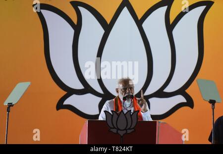 Di Allahabad, India. 09 Maggio, 2019. Di Allahabad: Prime mininster narendra Modi affrontando una campagna elettorale rally in anticipo di fase 6 Elezione di Lok Sabha in Allahabad su 09-05-2019. Credito: Prabhat Kumar Verma/Pacific Press/Alamy Live News Foto Stock