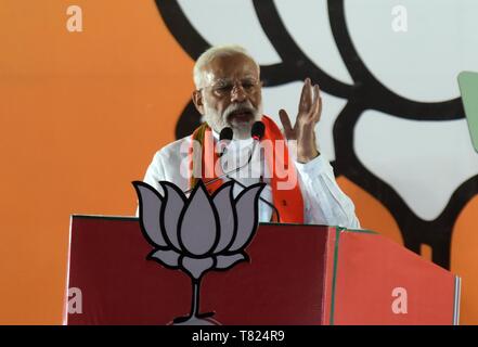 Di Allahabad, India. 09 Maggio, 2019. Di Allahabad: Prime mininster narendra Modi affrontando una campagna elettorale rally in anticipo di fase 6 Elezione di Lok Sabha in Allahabad su 09-05-2019. Credito: Prabhat Kumar Verma/Pacific Press/Alamy Live News Foto Stock